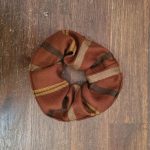 Scrunchi rotbraun Streifen